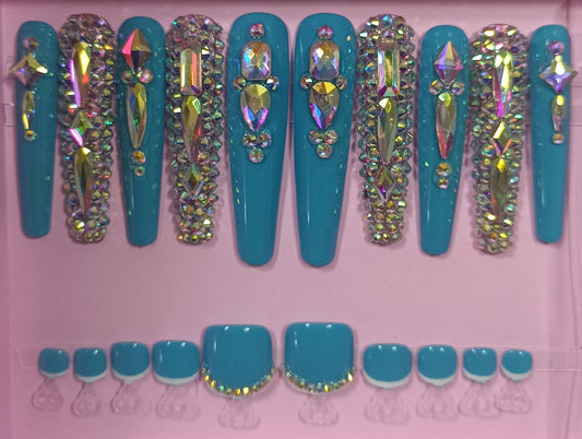 Manicure and Pedicure Set With Rhinestone Lashes