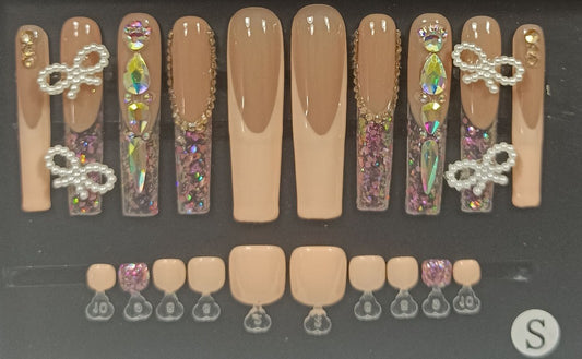 Manicure and Pedicure Set With Rhinestone Lashes